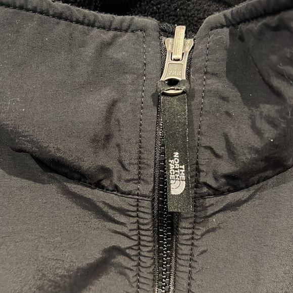 Women’s North Face jacket, size large - Picture 3 of 4